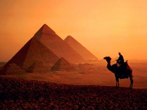  pyramids in egypt द्वारा omniamohamed d52hevo