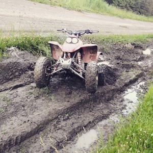 400EX stuck in mud