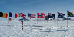  Amundsen-Scott South Pole Station
