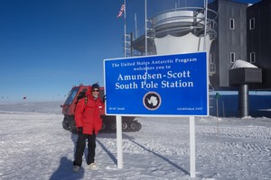  Amundsen-Scott South Pole Station