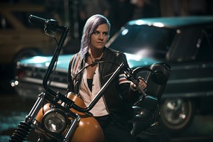  Eliza 轿跑车 as Tiger in 'Future Man'