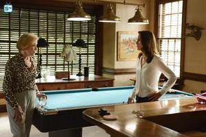  Good Behavior "It's No Fun If It's Easy" (2x06) promotional picture