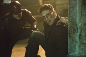  Jon Bernthal as Frank schloss in Daredevil