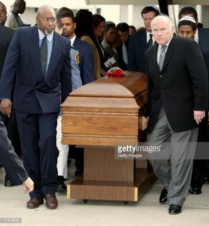  Nell Carter's Funeral Back In 2003