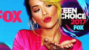  Rita Ora Hintergrund