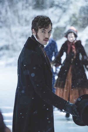  Victoria "Comfort and Joy - Christmas Special" (2x09) promotional picture