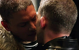  wentworth first kiss gay