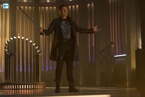  1x13 - "What's Past Is Prologue" - Promotional 写真