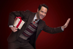  A Weihnachten Story Live (2017) - Chris Diamantopoulos as Old Man Parker
