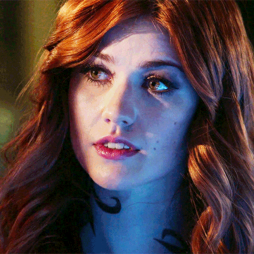 To have someone is good to be close is better  - Page 2 Clary-shadowhunters-tv-show-40957516-500-500