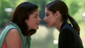  Cruel Intentions- Cecile and Kathryn 키스