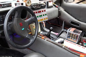 DeLorean Interior desain