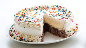 Delicious Ice Cream Cake Vanilla & Chocolate Flavour Just For You