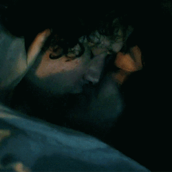  Jamie and Claire চুম্বন