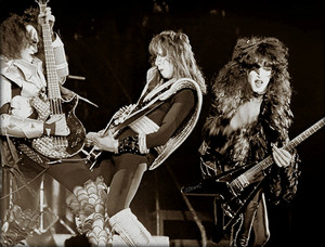  吻乐队（Kiss） (NYC) February 18, 1977 (Madison Square Garden)