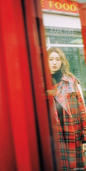  Lee Sung Kyung Marie Claire Magazine December Issue 17