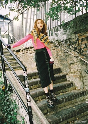  Lee Sung Kyung Marie Claire Magazine December Issue 17