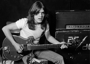  Malcolm Mitchell Young (6 January 1953 – 18 November 2017)
