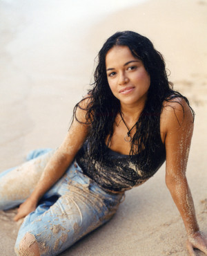  Michelle Rodriguez - लॉस्ट Photoshoot - 2005