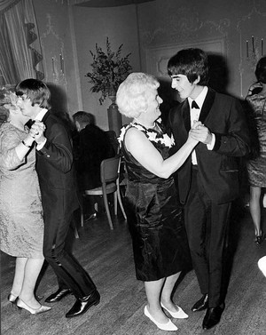  Ringo and George dancing with their mothers