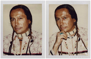  Russell Means (Oglala Sioux) photographed 의해 Andy Warhol 1976