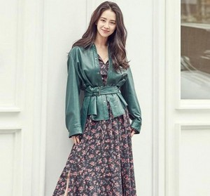  Song Ji Hyo transforms into a spring goddess for 'Sisley'