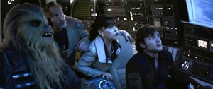  Emilia Clarke in "Solo: A nyota Wars Story" movie picture