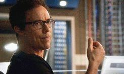  Harrison Wells in "Out of Time"