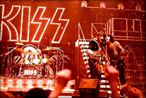  吻乐队（Kiss） ~Denver, Colorado...November 17, 1977