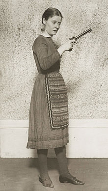 Millicent Lilian "Peg" Entwistle (5 February 1908 – 16 September 1932) 