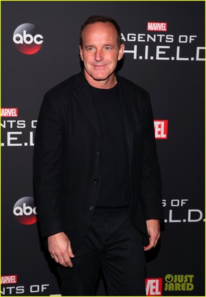 The 100th Episode Party - Clark (Coulson)