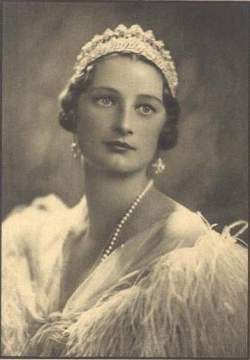  astrid sofia lovisa thyra bernadotte-Astrid of Sweden (17 November 1905 – 29 August 1935)