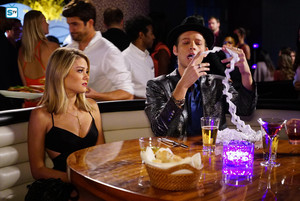  1x07 - Things To Do In Vegas When You're Grounded - Ronnie