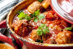  Meatballs in tomate sauce