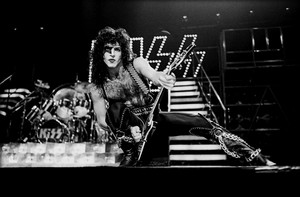  Paul (NYC) December 14-16, 1977 (Madison Square Garden)