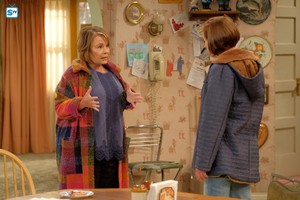  10x04 - Eggs Over, Not Easy - Roseanne and Jackie