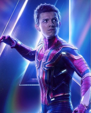 Avengers: Infinity War - Spiderman Poster