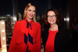  Charlize Theron and Julia Gillard at the Global Education and Skills フォーラ
