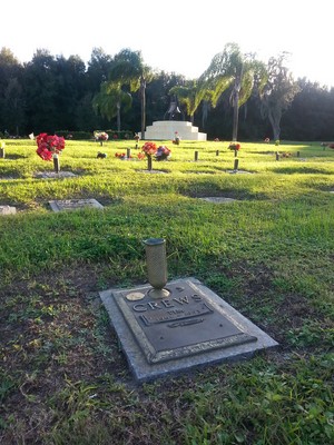  Gravesite Of Tim Crews