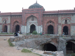  Qila-e-Cunha Masjid, Old Fort, Delhi