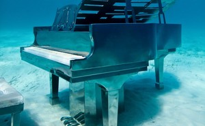  Underwater पियानो Sculpture