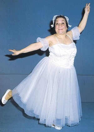  Adile Naşit -Adela Özcan ( 1930 - 1987)