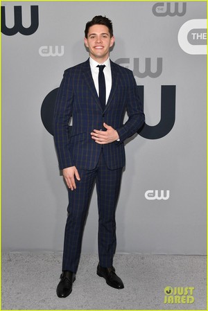  Cole Sprouse, KJ Apa and もっと見る 'Riverdale' Stars Hit Up CW Upfronts 2018