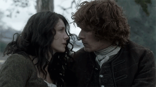 Jamie-and-Claire-Forehead-touch-laisalve