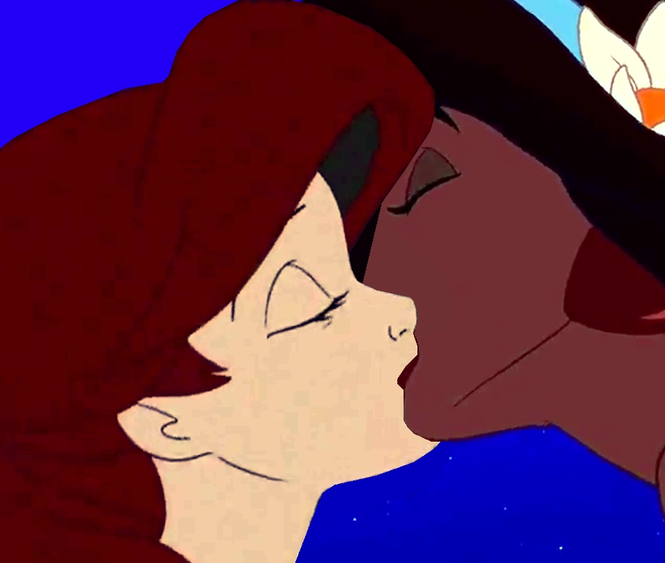 Ariel lesbian. Ариэль и Белль поцелуй.