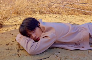  Liebe YOURSELF 'Tear' Concept Foto