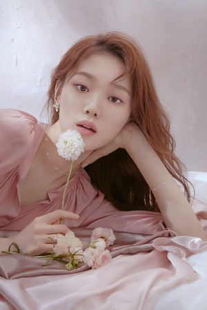  Lee Sung Kyung ERGHE S S 18