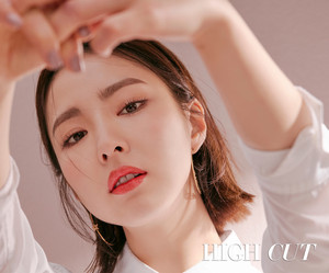 Shin Se Kyung - High Cut Magazine vol. 216