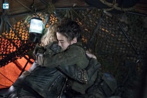  The 100 - Episode 5.06 - Exit Wounds - Promotional ছবি
