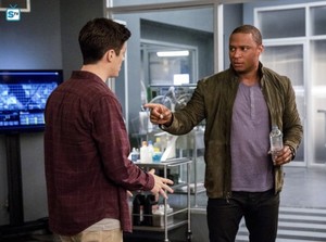  The Flash - Episode 4.22 - Think Fast - Promo Pics
